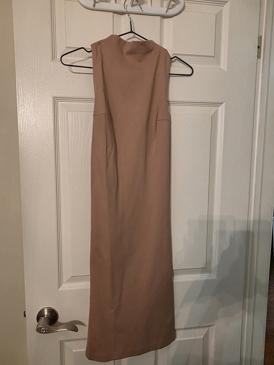 Babaton Dresses & Skirts - Babaton Sleeveless Maxi Dress in Taupe